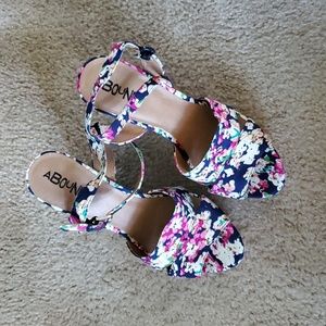 Floral Wedge